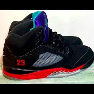 Air Jordan 5 Retro ‘ TOP 3 Red Fire Metallic Grape ‘ CZ1786 001 VNDS